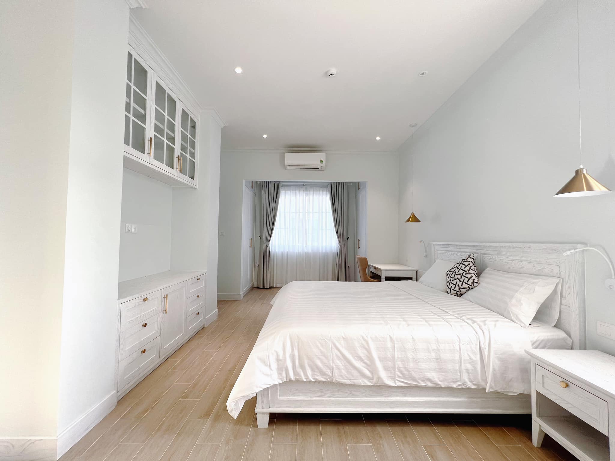 Modern 3 bedrooms Villa with walking distance to My Khe beach