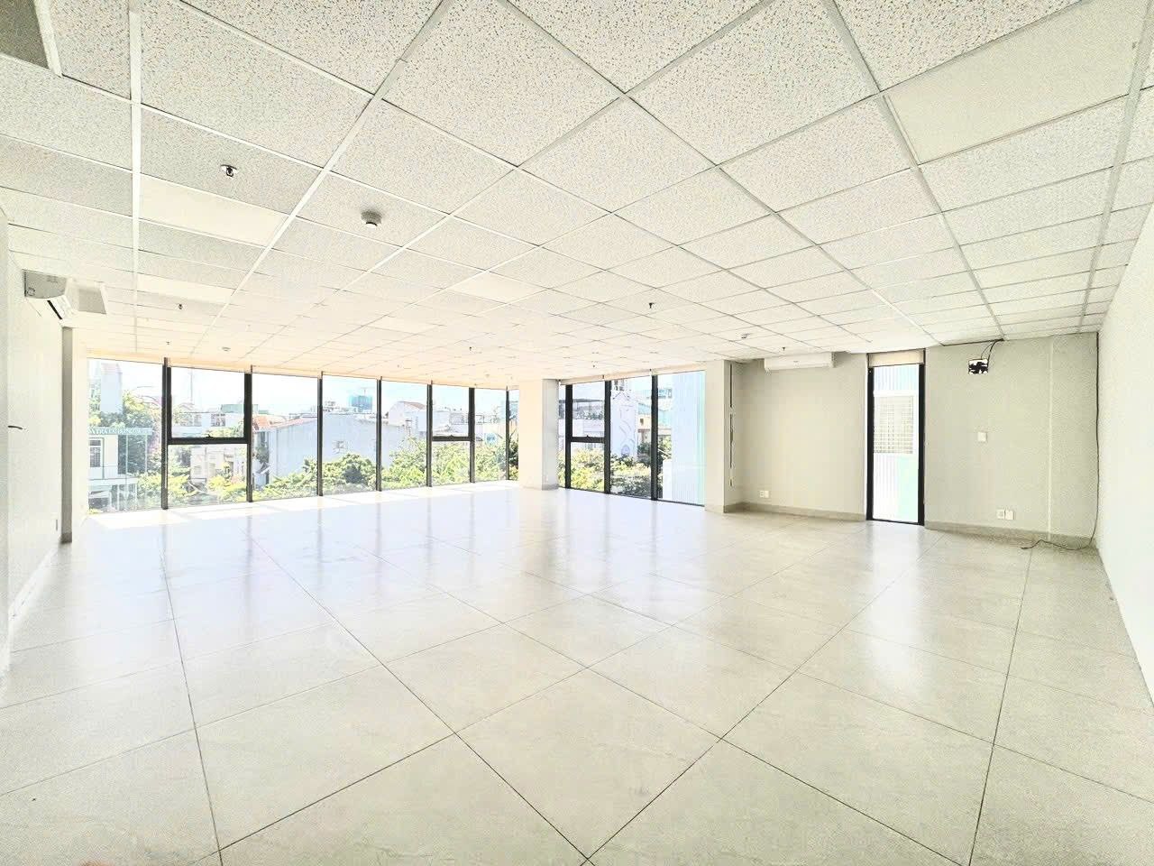 Modern Office for Rent in Da Nang – Central Location