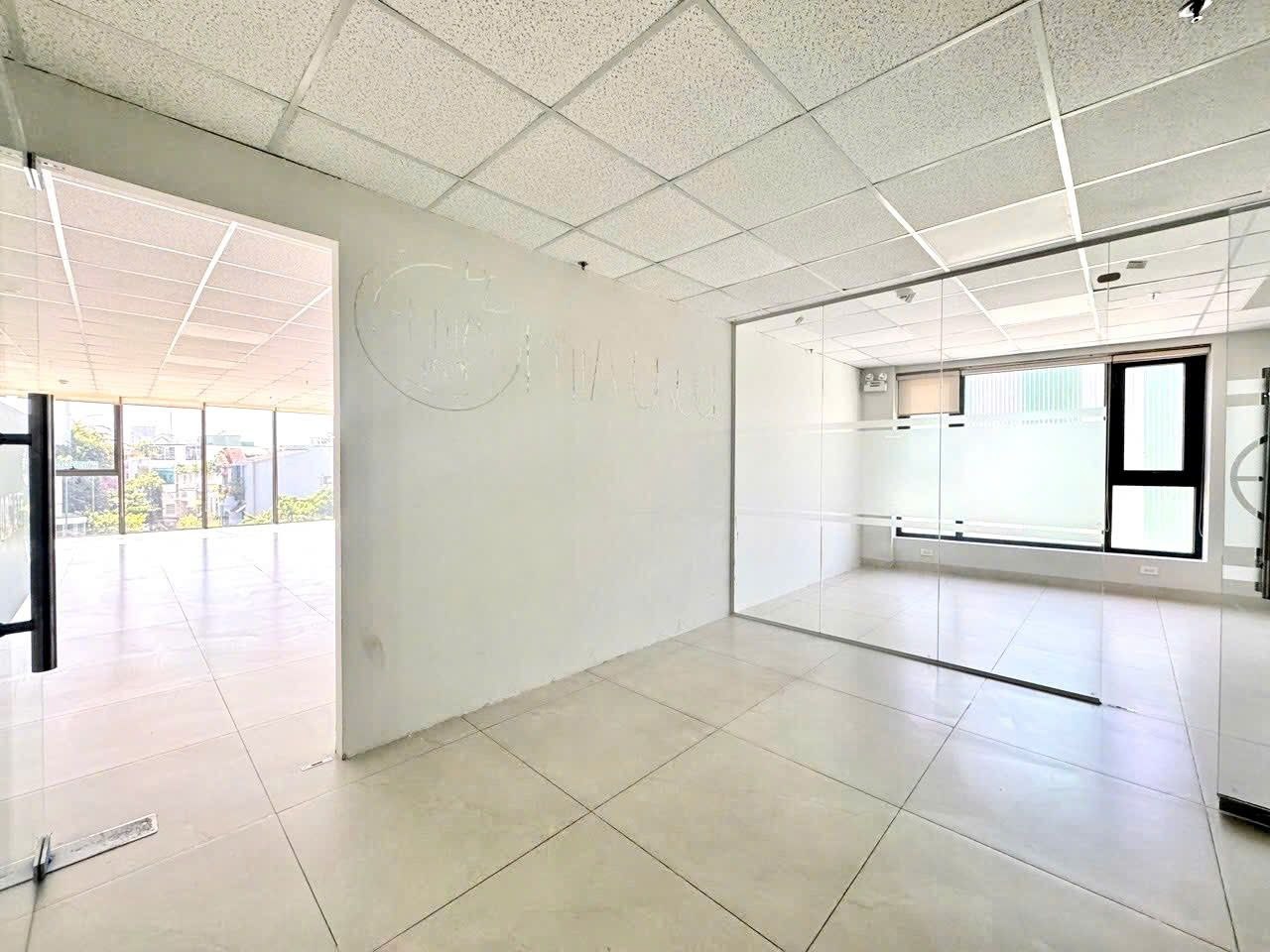 Modern Office for Rent in Da Nang – Central Location
