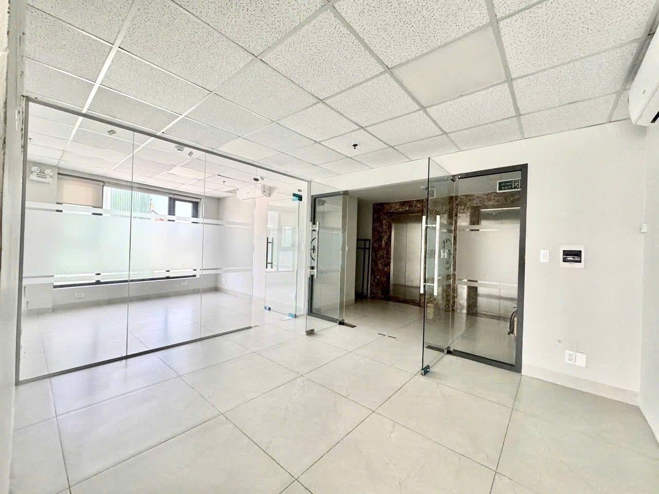 Modern Office for Rent in Da Nang – Central Location