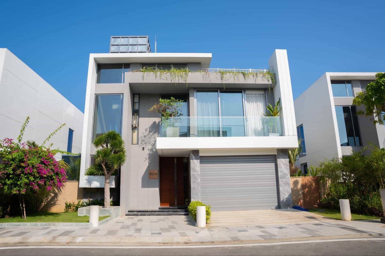 4-bed luxury villa with private pool in Regal Victoria, Da Nang