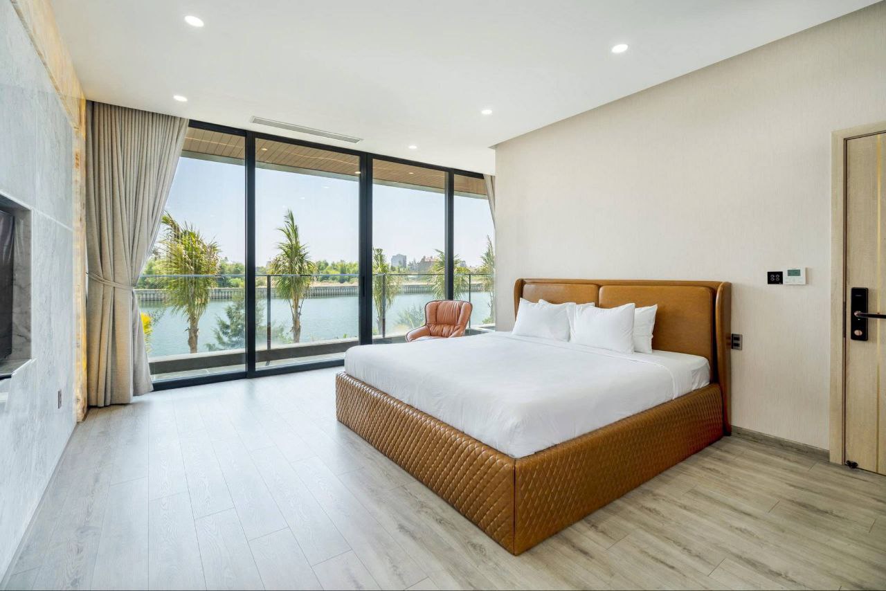Unique 5 bedroom villa in One River Villas