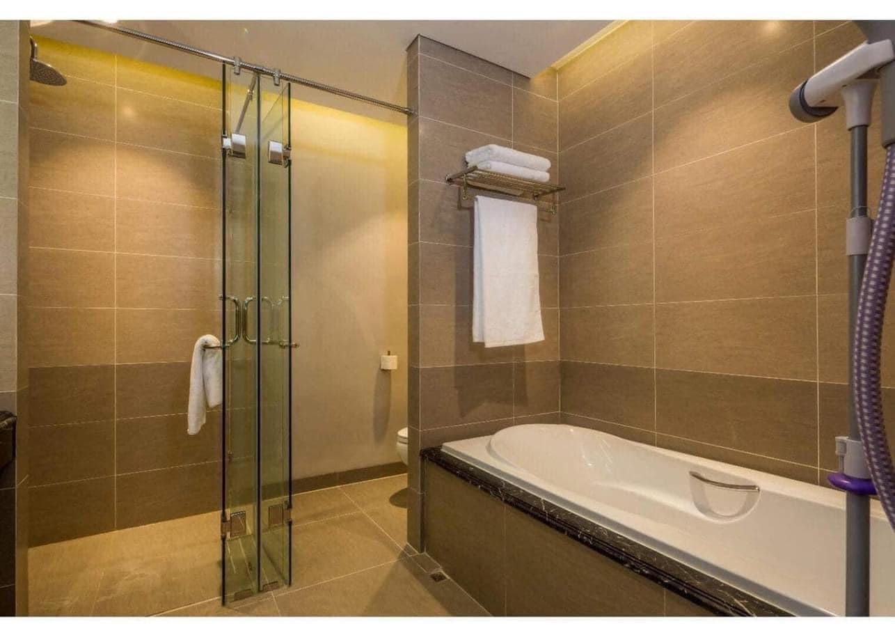 Spacious 2 Bedrooms Apartment at Altara Suites: Unbeatable Beachside Living