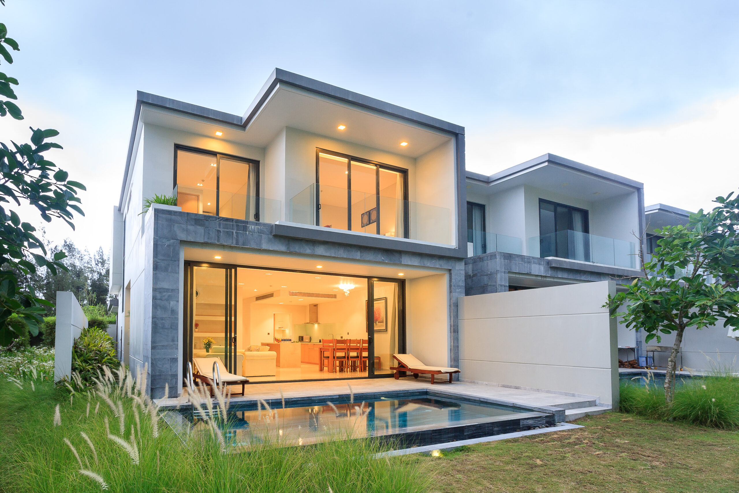 Luxurious Private 3 bedrooms pool Villa with Golf Course Views at The Point!