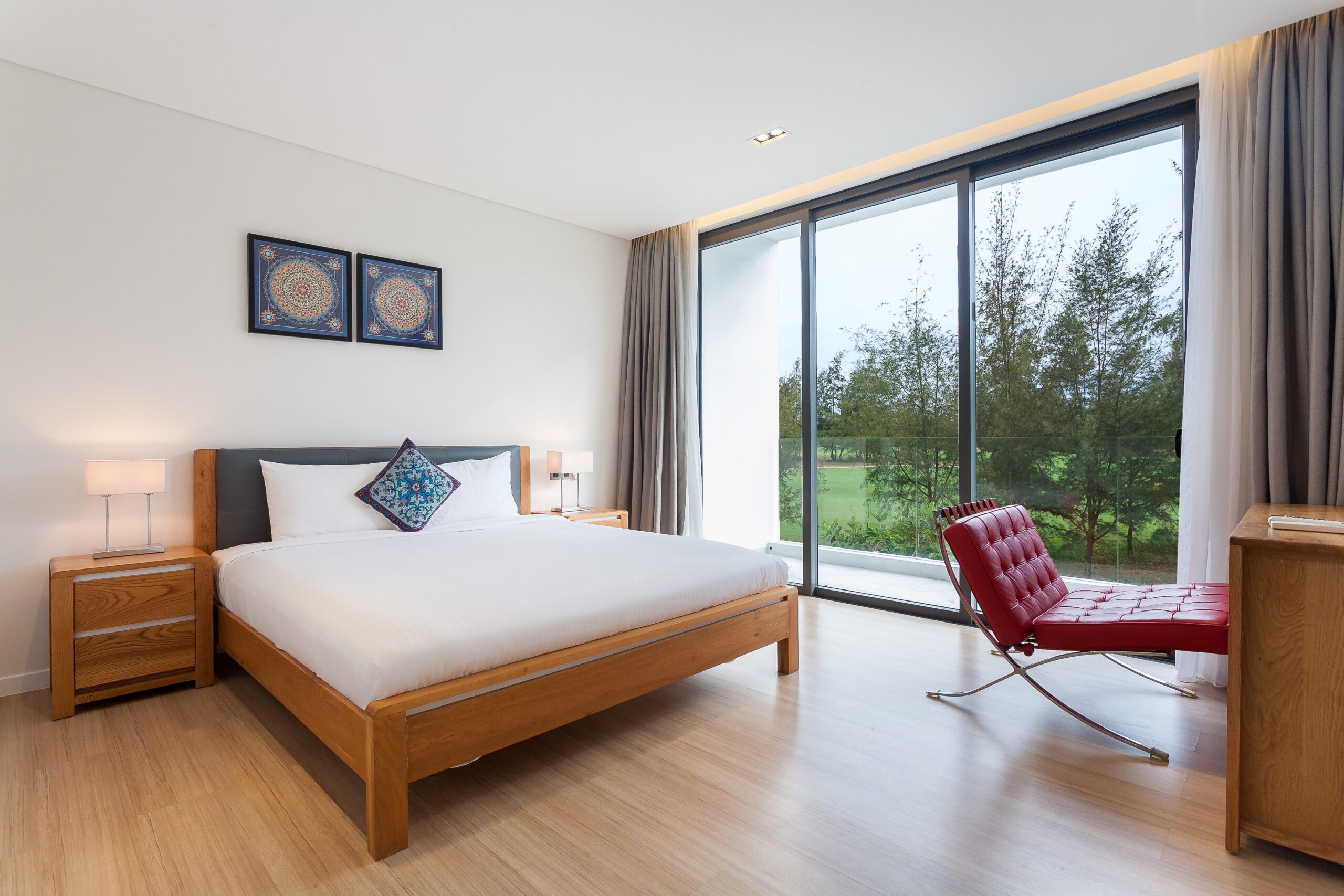Luxurious Private 3 bedrooms pool Villa with Golf Course Views at The Point!