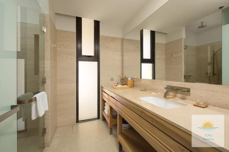 Luxurious 2 Bedrooms Apartment at Hyatt Regency for rent, Da Nang