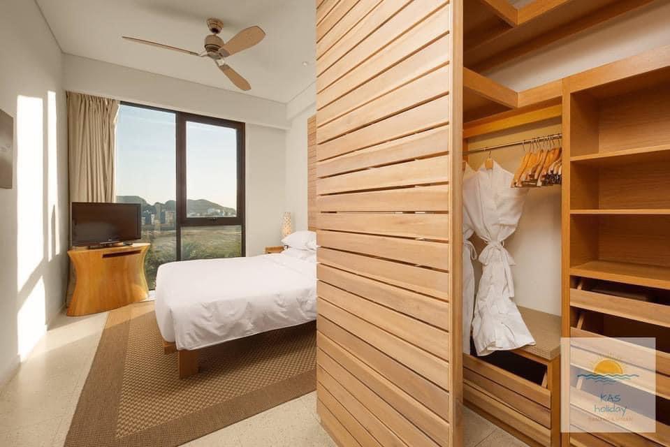 Luxurious 2 Bedrooms Apartment at Hyatt Regency for rent, Da Nang
