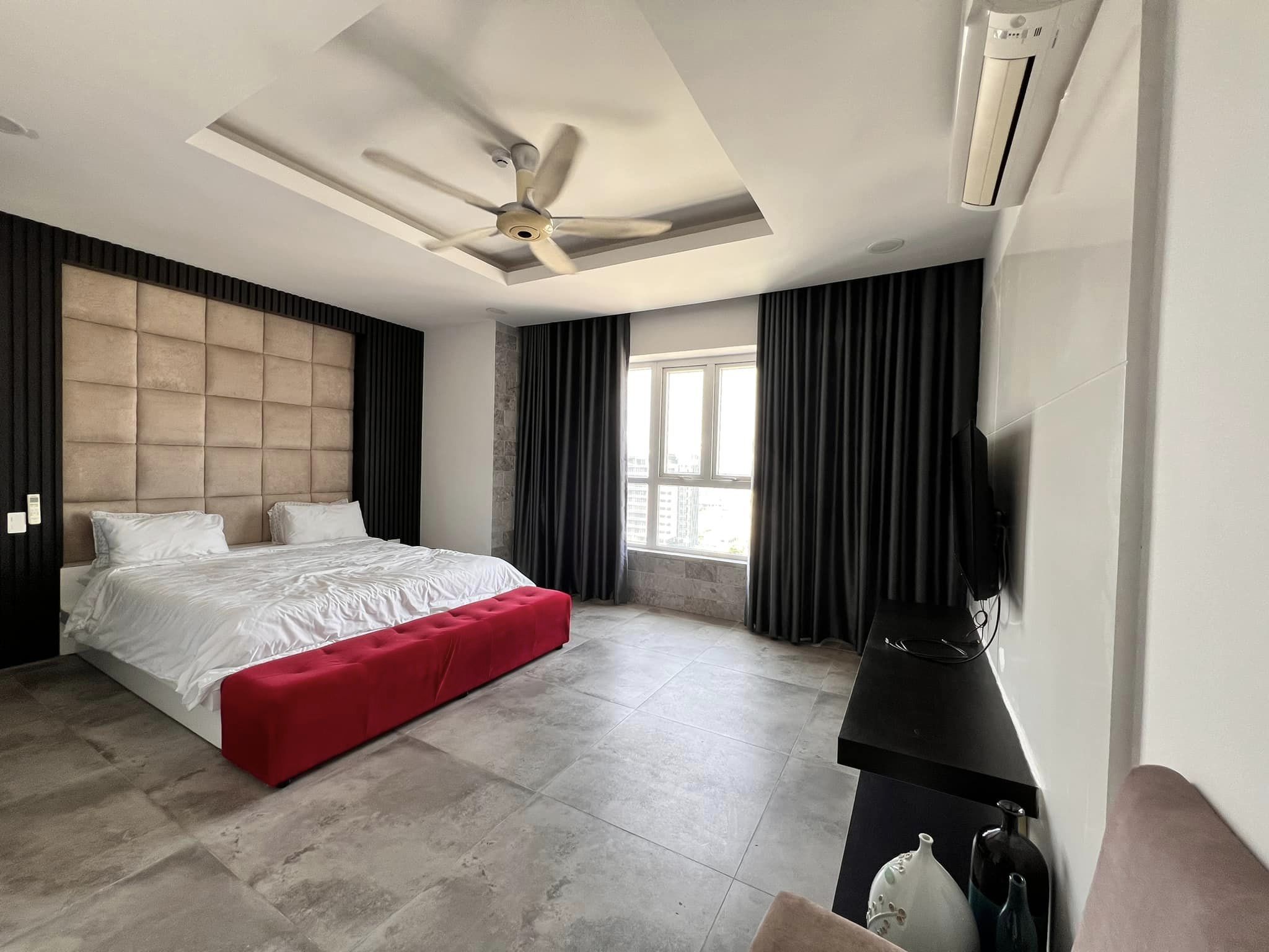 Luxurious 3 Bedrooms Penthouse with Riverview for Rent at Danang Plaza