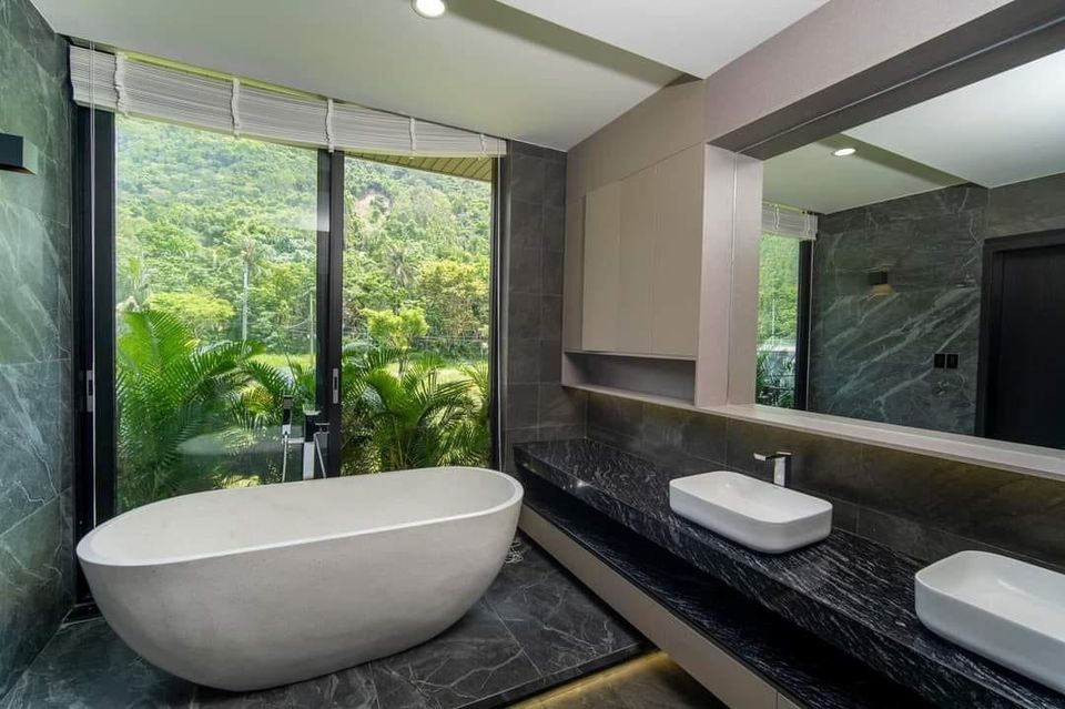 Exceptional 5 Bedrooms Villa Near Son Tra Peninsula, Da Nang