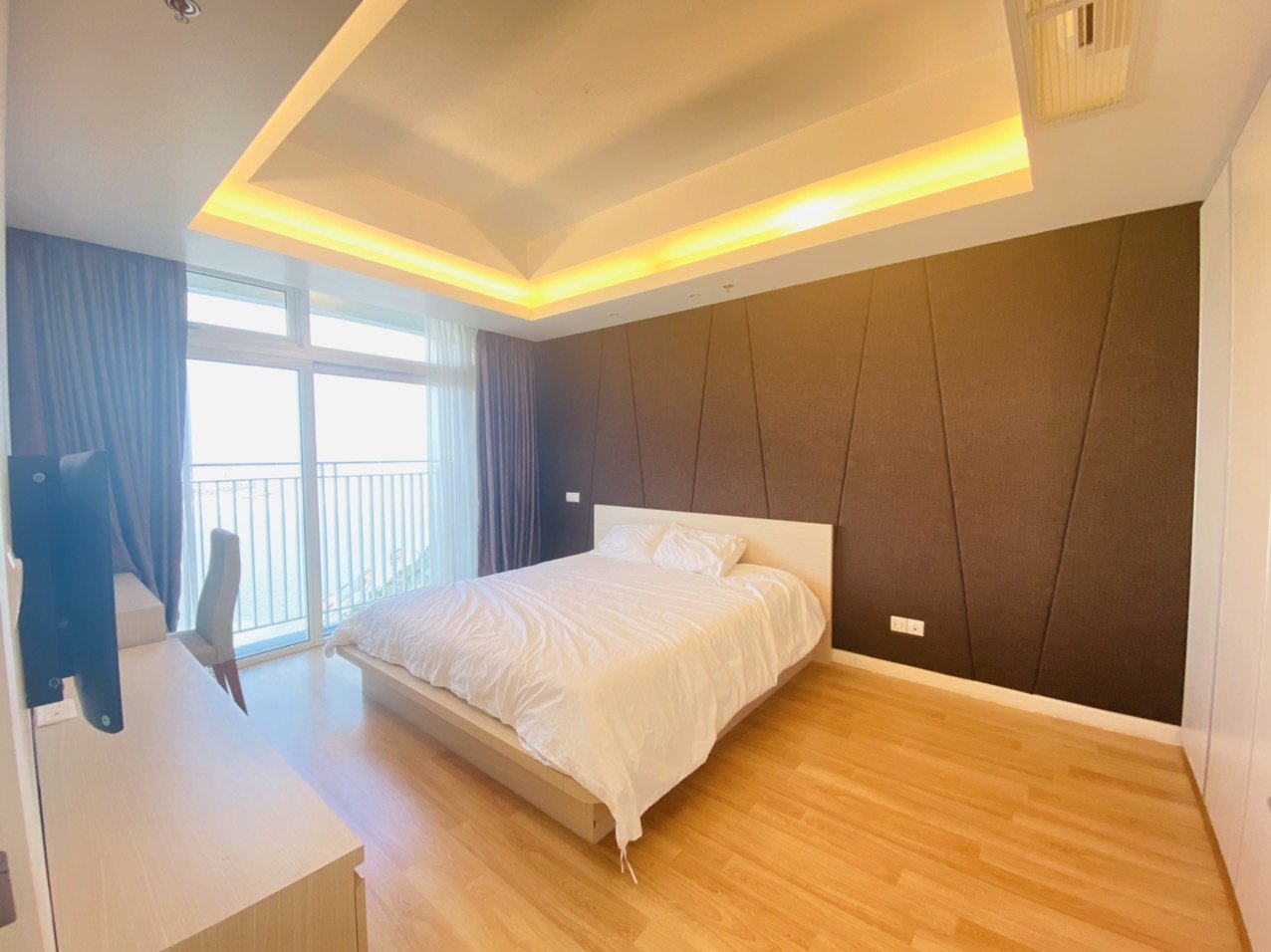 Luxurious 2 Bedrooms Apartment at Azura Danang – Perfect Location