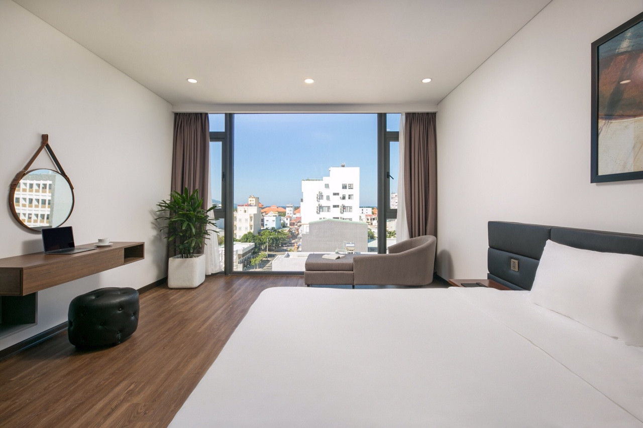 Luxury 2 Bedrooms Rooftop Pool Apartment for Rent in Da Nang