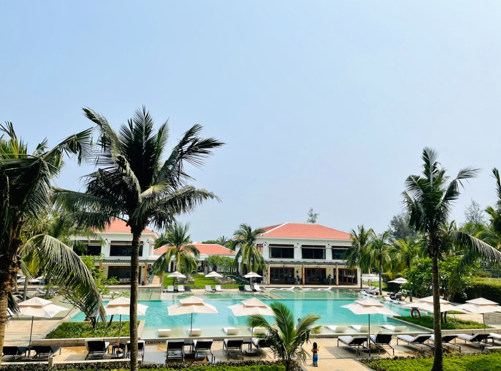Modern Apartment for Rent at Ocean Resort: A Luxurious Beachfront Retreat