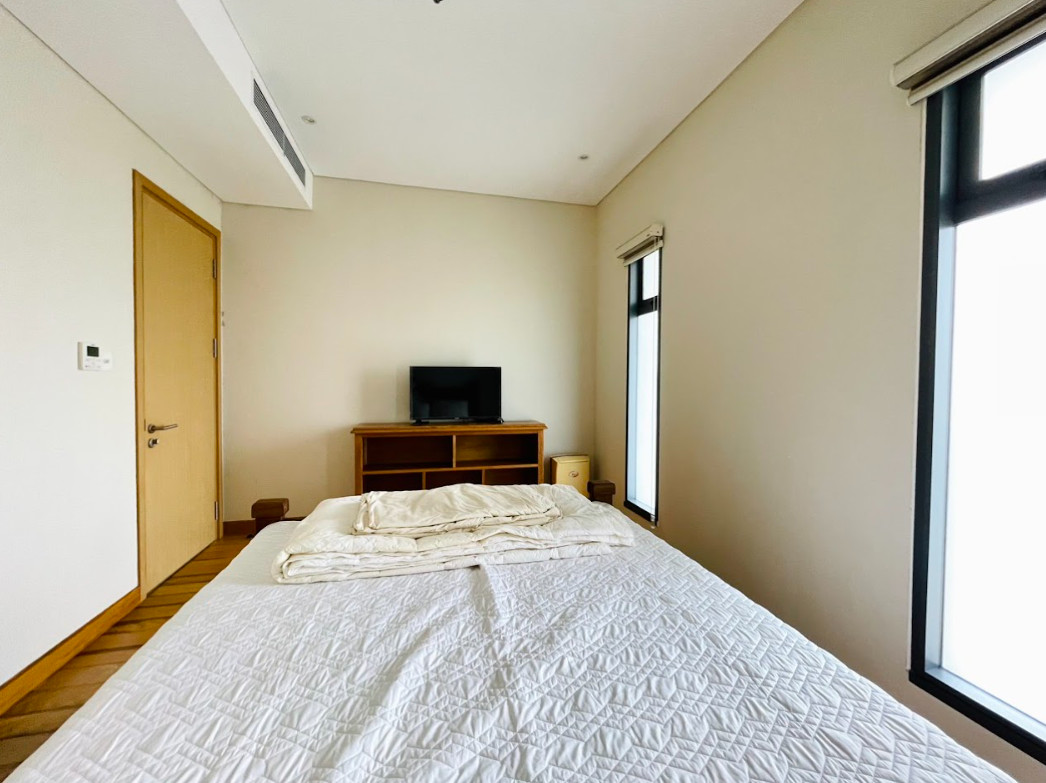 Modern Apartment for Rent at Ocean Resort: A Luxurious Beachfront Retreat
