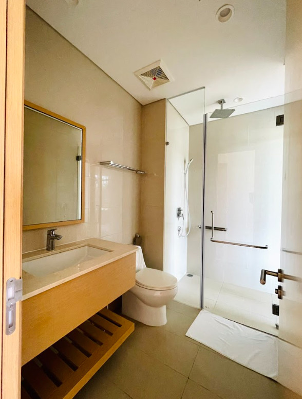 Modern Apartment for Rent at Ocean Resort: A Luxurious Beachfront Retreat