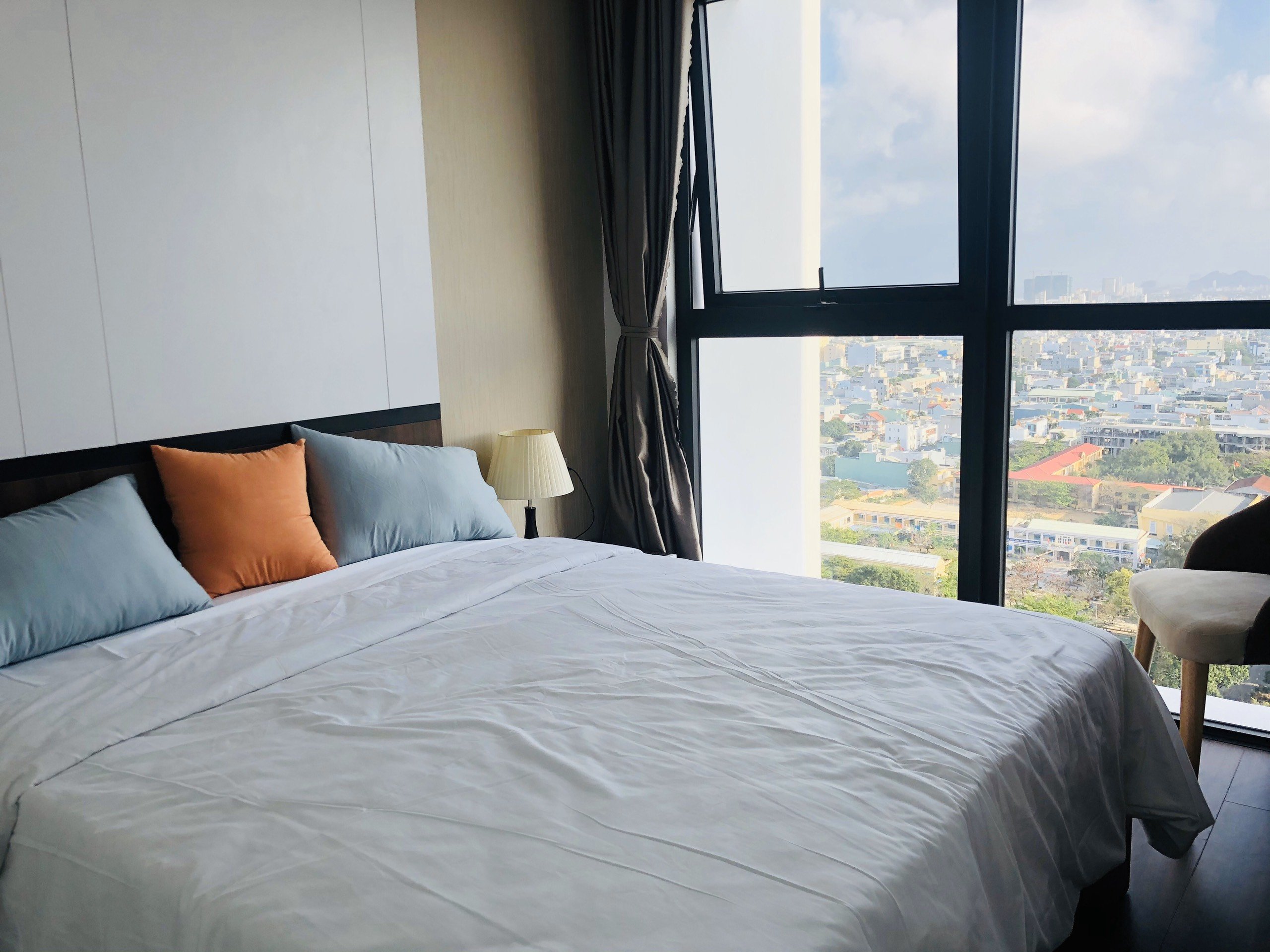 High standard and cozy 2 bedrooms apartment near the beach in Da Nang