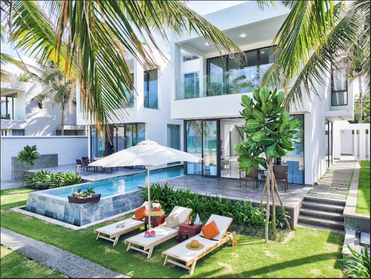 Luxury life style – Beachfront villa in Ocean Resort for rent