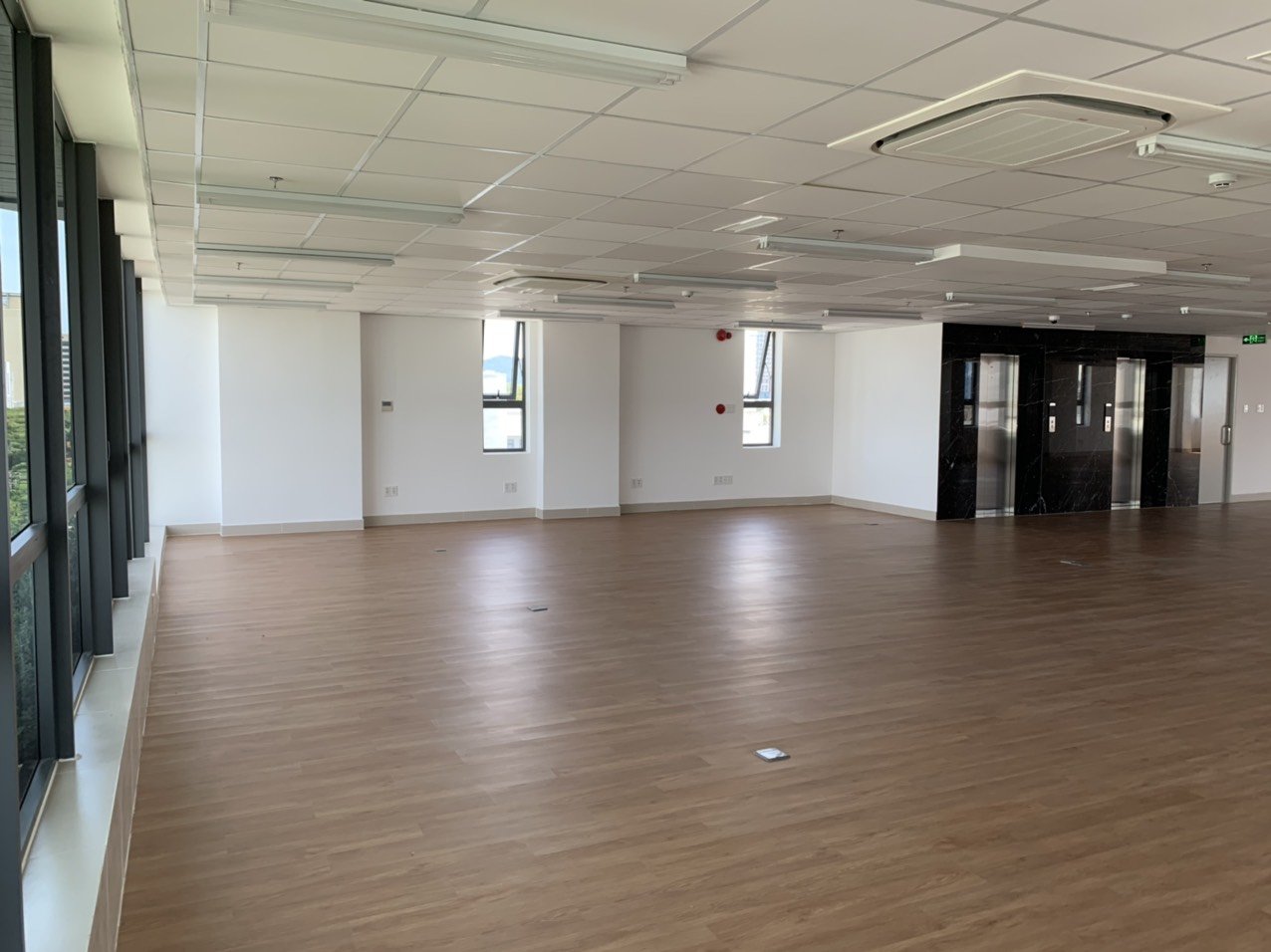Modern Office in Da Nang Central Business District for Rent