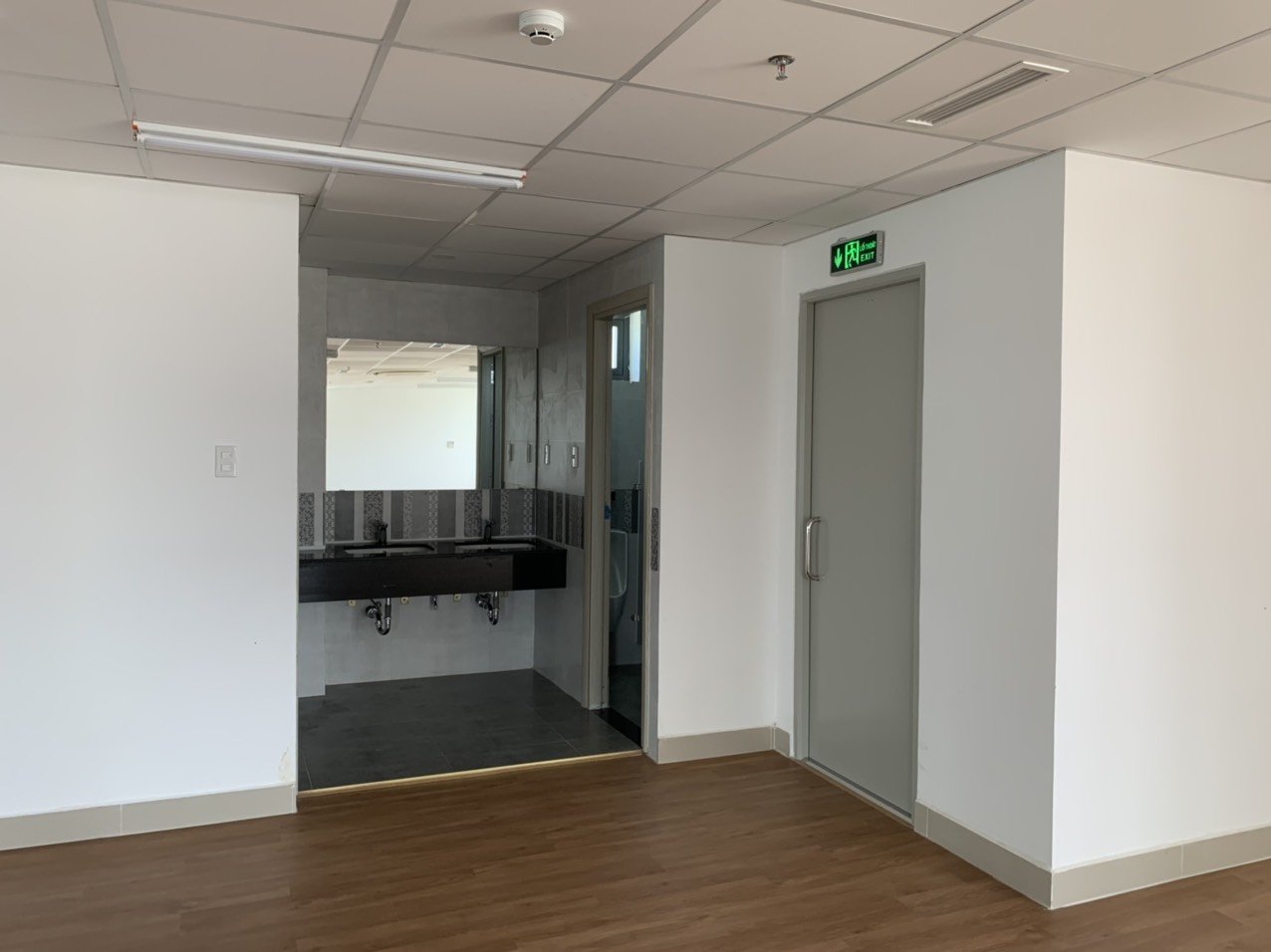 Modern Office in Da Nang Central Business District for Rent