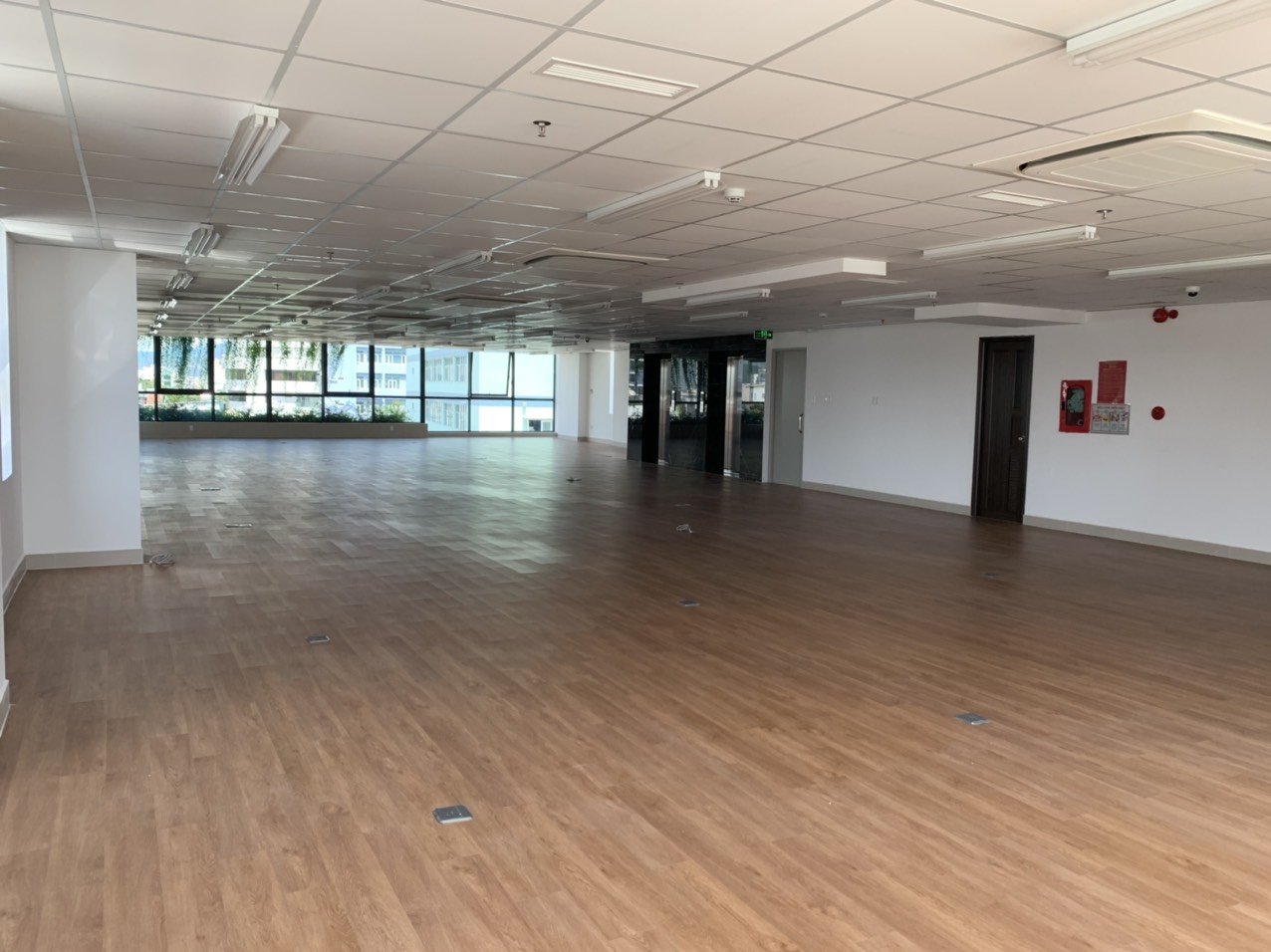 Modern Office in Da Nang Central Business District for Rent