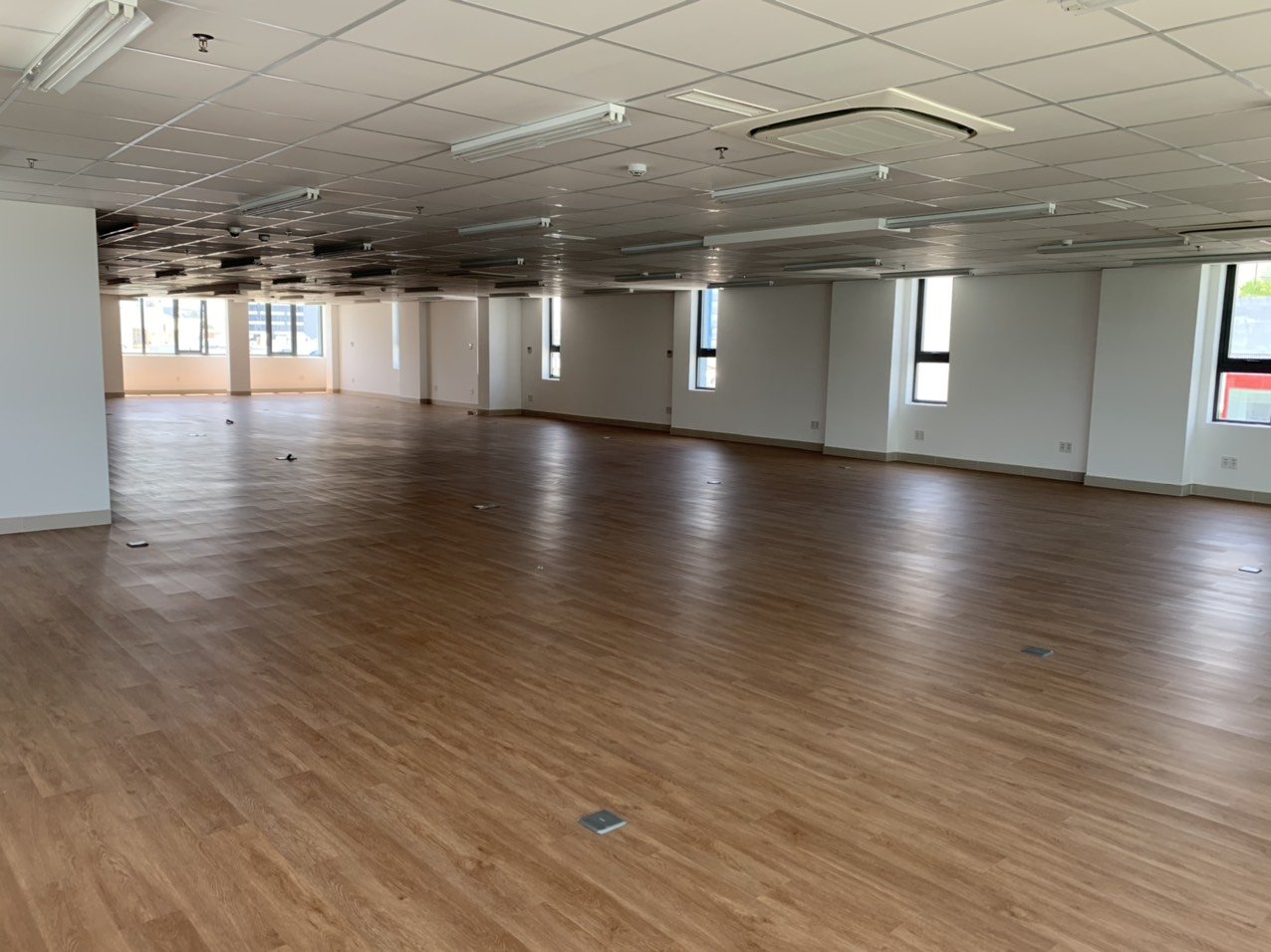 Modern Office in Da Nang Central Business District for Rent