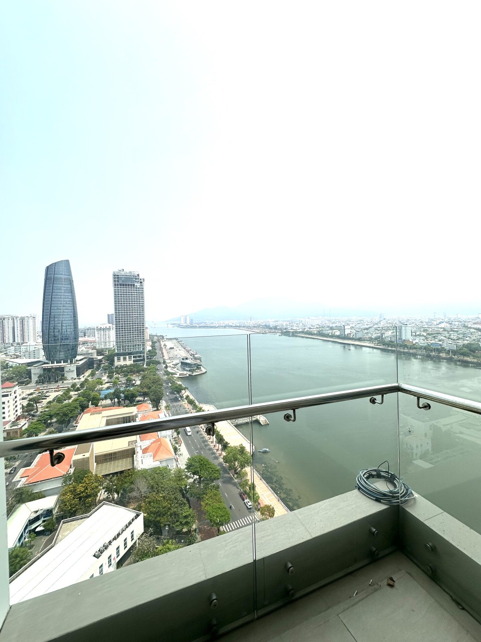 Penthouse Hilton River View in Da Nang – Live the High Life