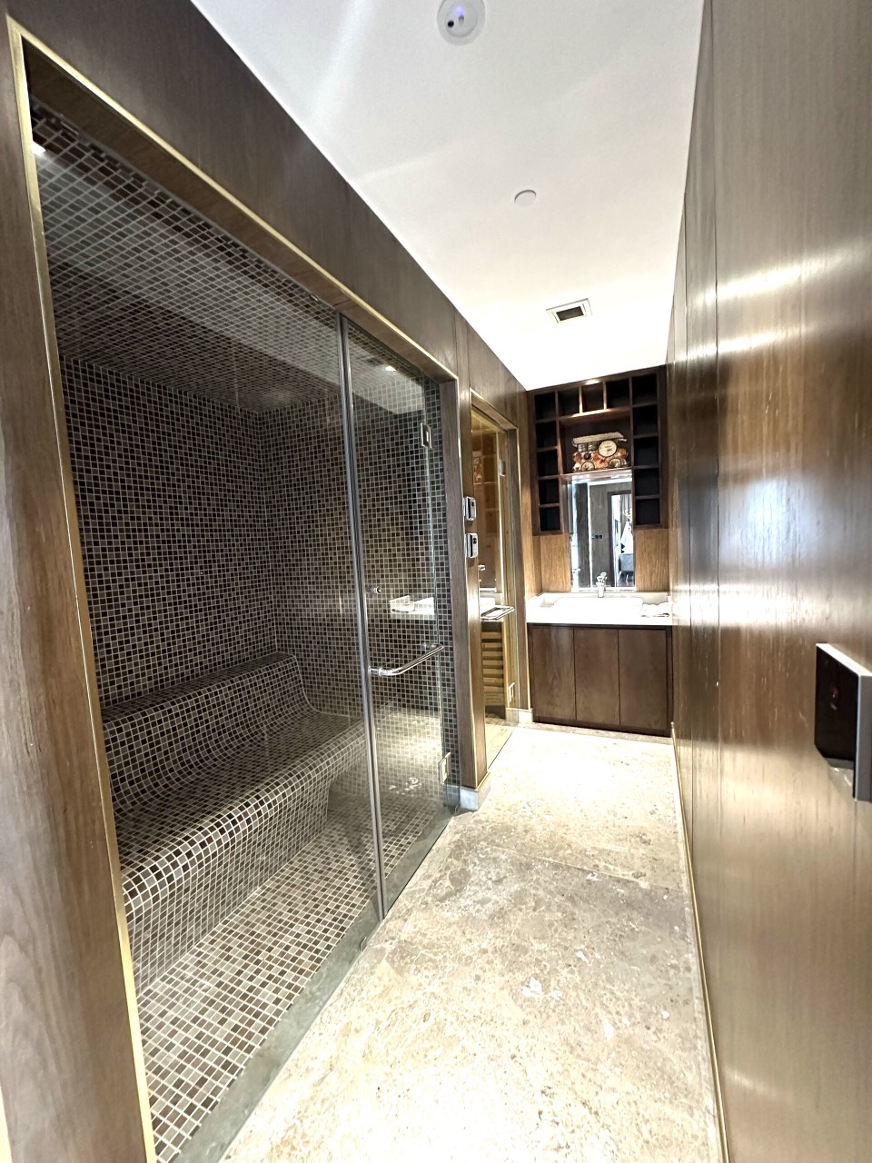Penthouse Hilton River View in Da Nang – Live the High Life