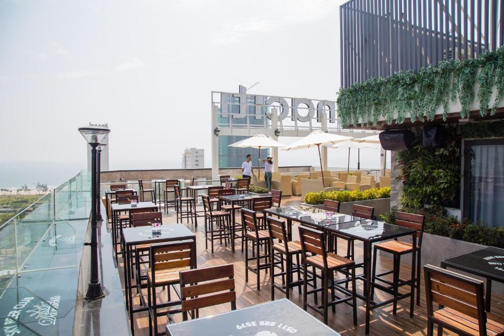 Hotel for rent in Danang – 4 star hotel near My Khe beach for rent