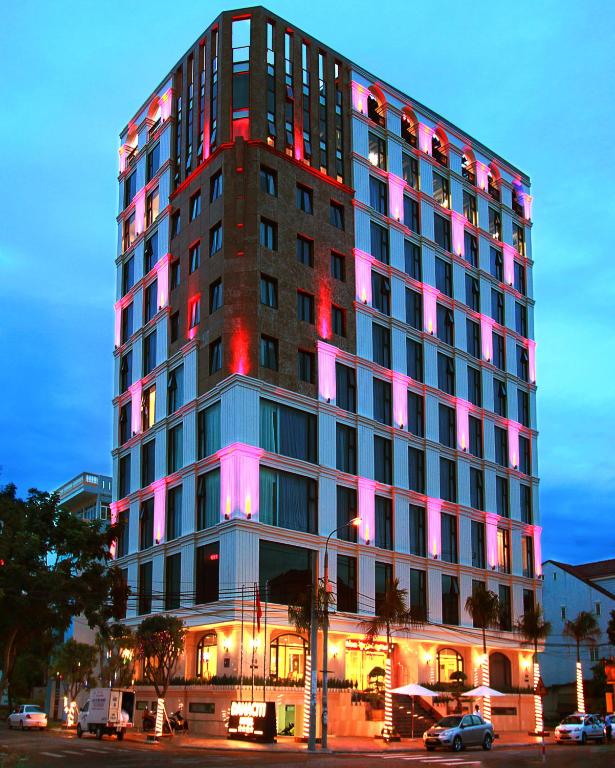 Hotel for rent in Danang – 4 star hotel near My Khe beach for rent