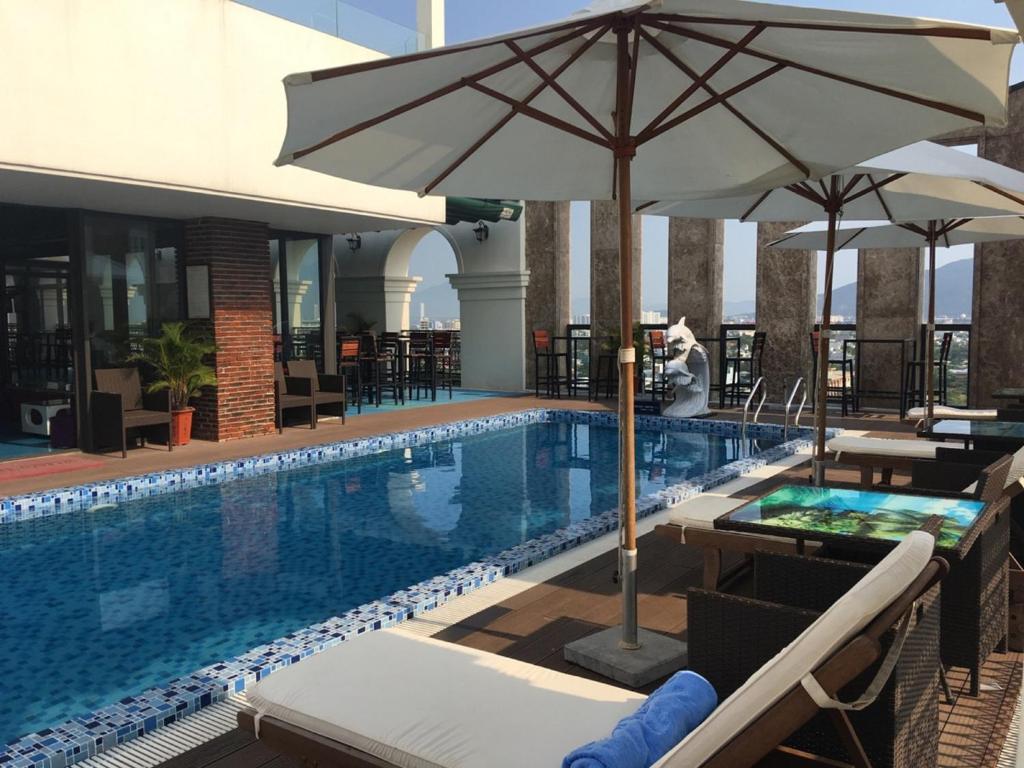 Hotel for rent in Danang – 4 star hotel near My Khe beach for rent