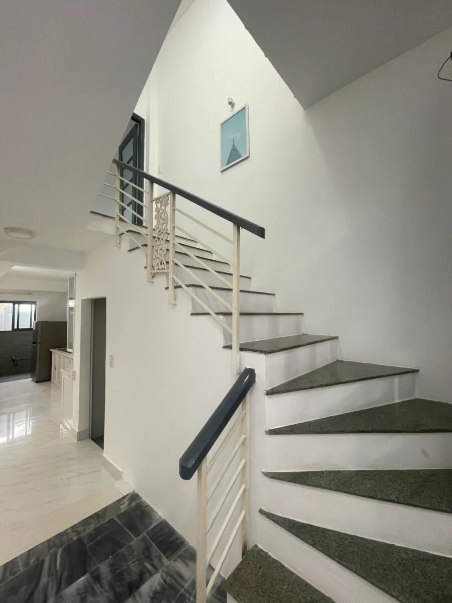 2 Bedroom house for sale in An Thuong area, close to My Khe beach, Da Nang City. This 2-storey