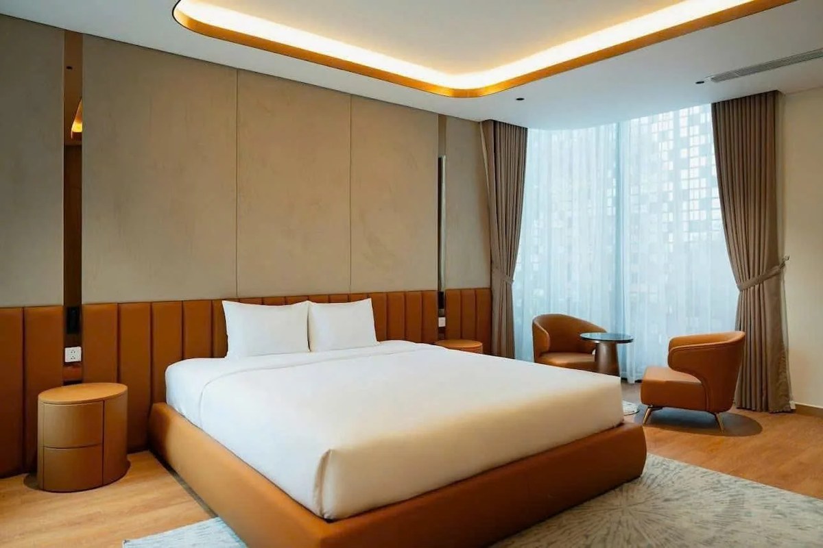 3-storey Regal Victoria Luxury Villa in Da Nang for rent