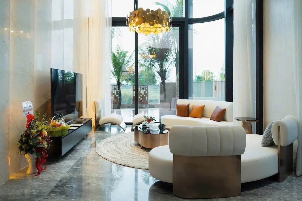 3-storey Regal Victoria Luxury Villa in Da Nang for rent