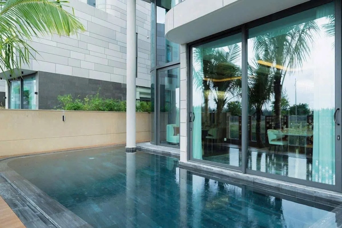 3-storey Regal Victoria Luxury Villa in Da Nang for rent