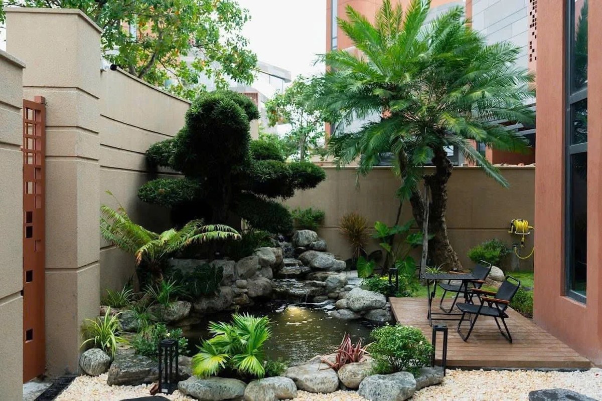 3-storey Regal Victoria Luxury Villa in Da Nang for rent