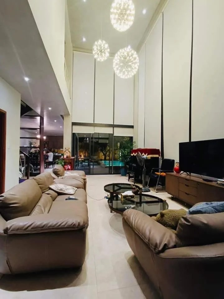 4 bedroom villa with 3 levels for sale in Bang Lang street, belongs to Euro Village 1, Son Tra, Da