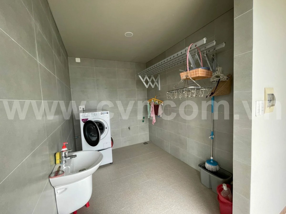 4 bedroom villa with 3 levels for sale in Bang Lang street, belongs to Euro Village 1, Son Tra, Da