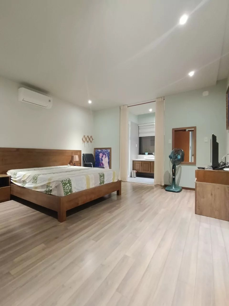 4 bedroom villa with 3 levels for sale in Bang Lang street, belongs to Euro Village 1, Son Tra, Da