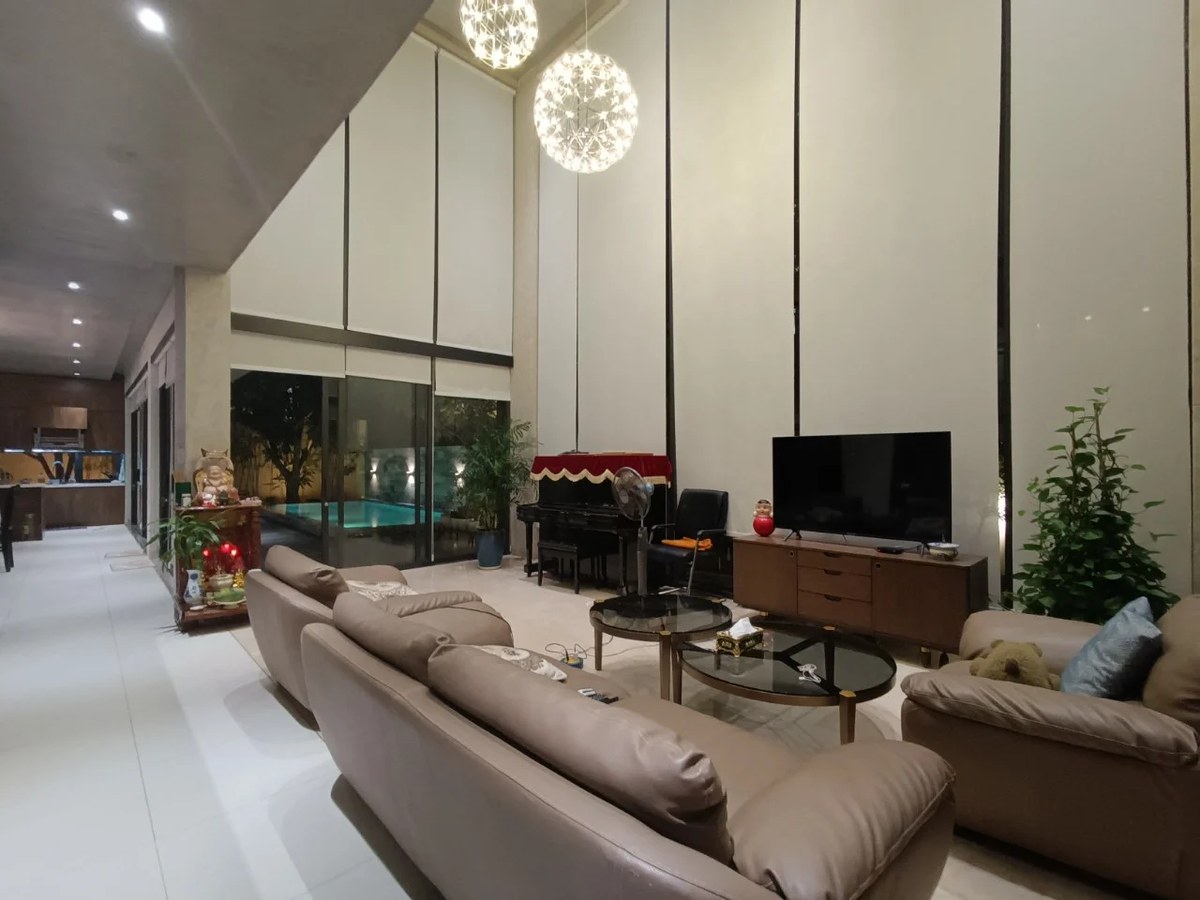 4 bedroom villa with 3 levels for sale in Bang Lang street, belongs to Euro Village 1, Son Tra, Da