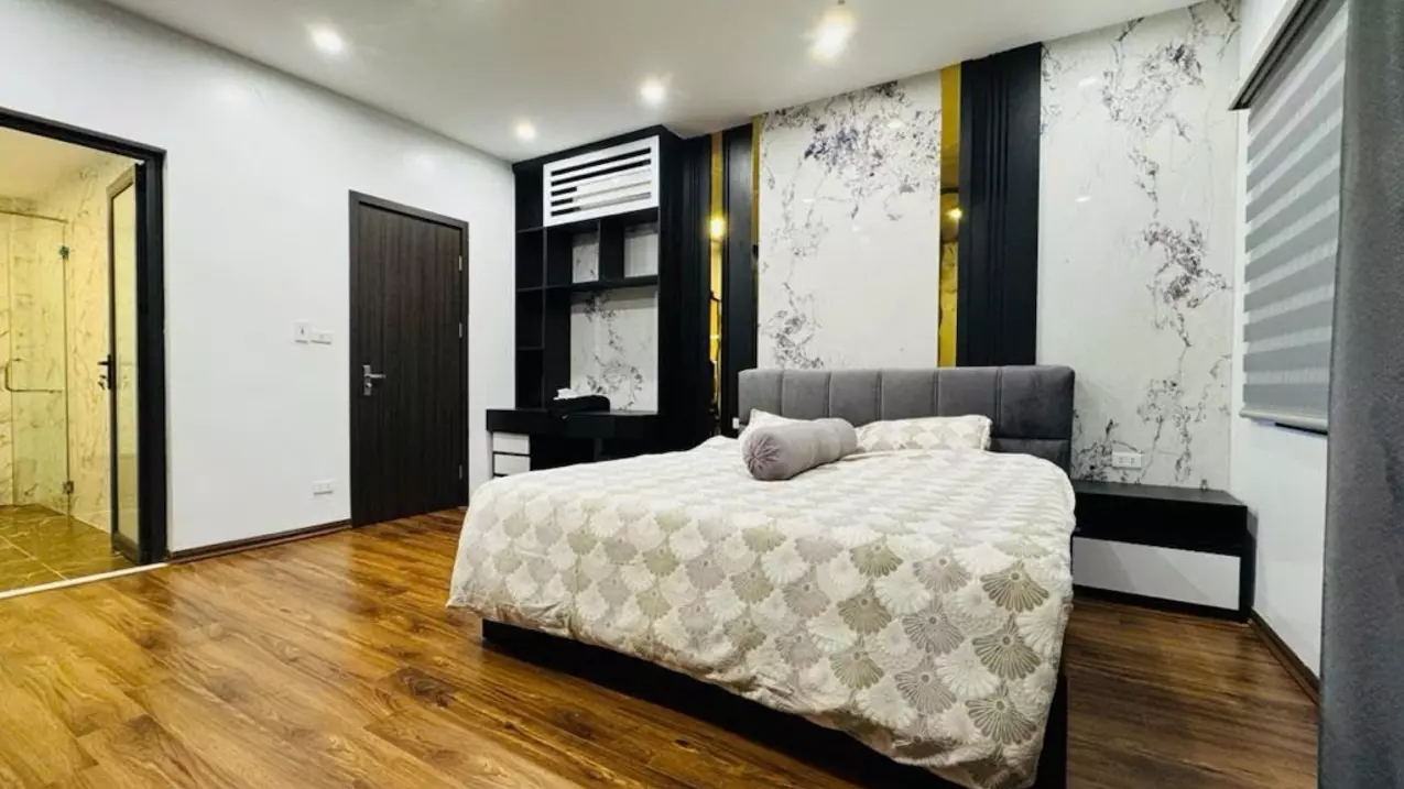 Long Bien