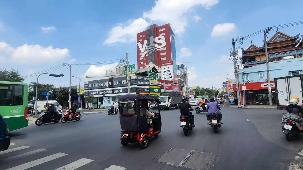 house for rent on tan hoa canal front, tan phu district – 140m², 20 million