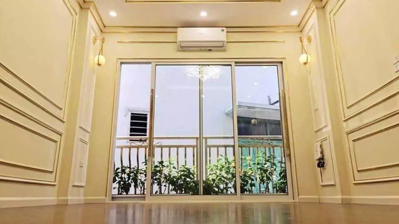 Nam Tu Liem