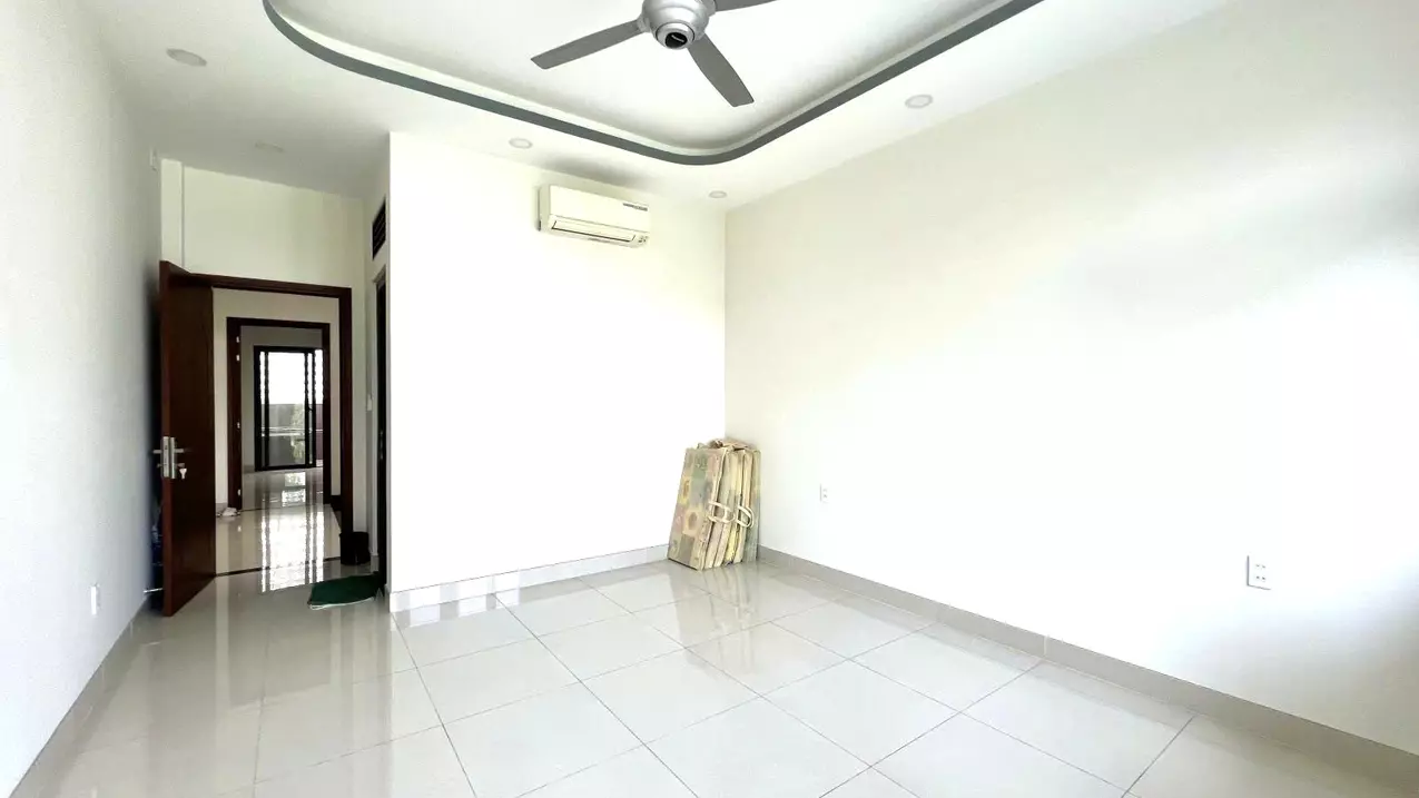 only 7.29 billion tl! 64m² 3 floors, car sleeping in the house, le van tho go vap!
