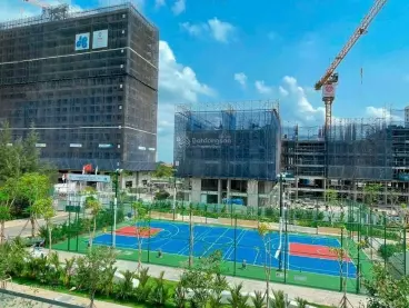 selling 2 bedroom apartment loss 100 million compared to contract. picity high park district 12