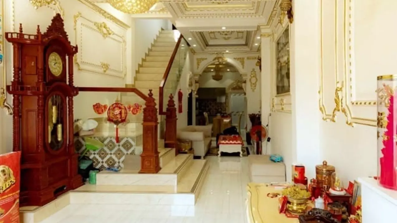 villa with gold facade - good european interior - ward 9, district 6 - 145m2 - 16.8 billion tl