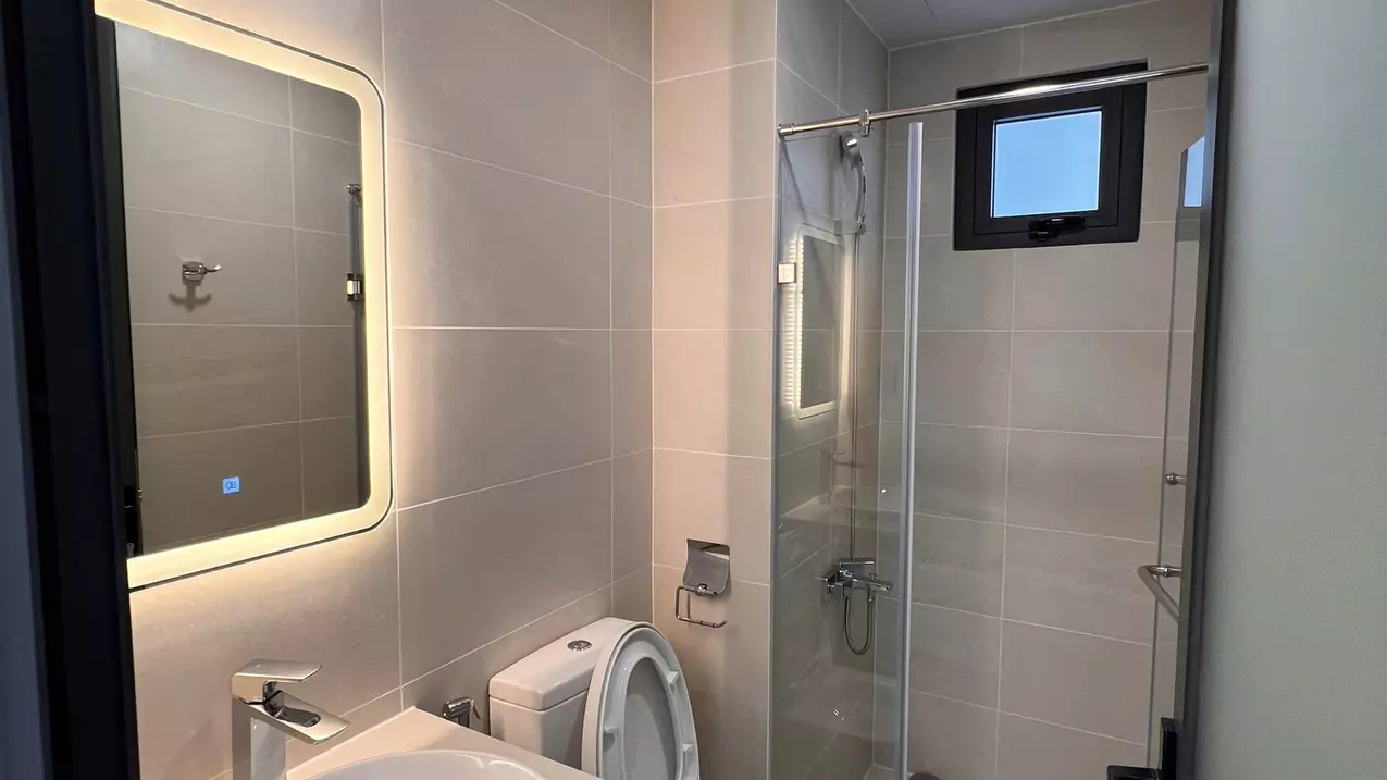 2 bedrooms, 2 bathrooms - 10 million/month, basic furniture - district 7 riverside for rent