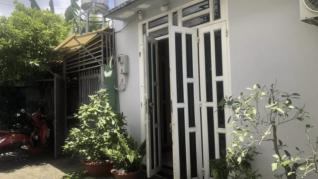 house for sale 60m², 3 bedrooms, with attic - near market, 500m school, red book