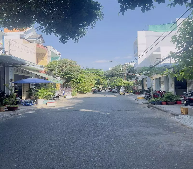 Tan Phu