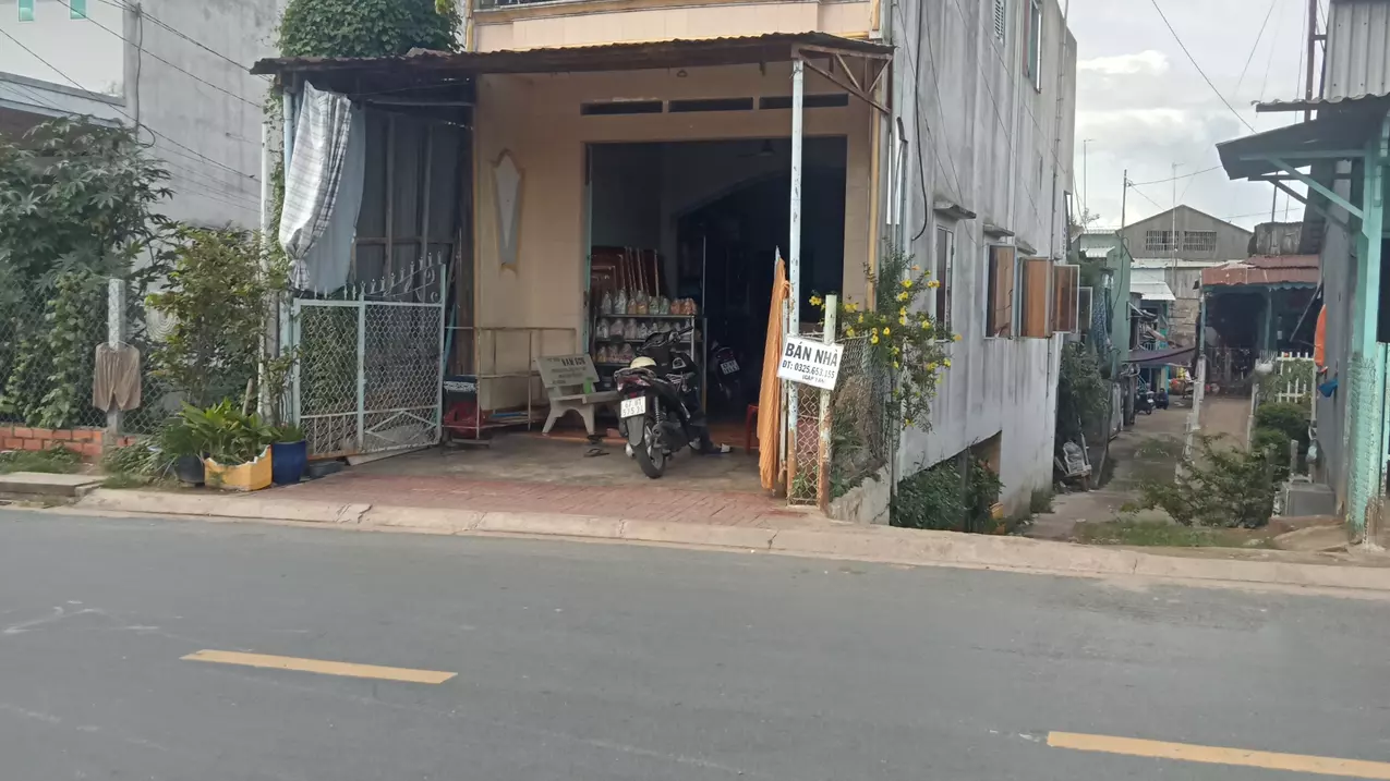 Tan Chau