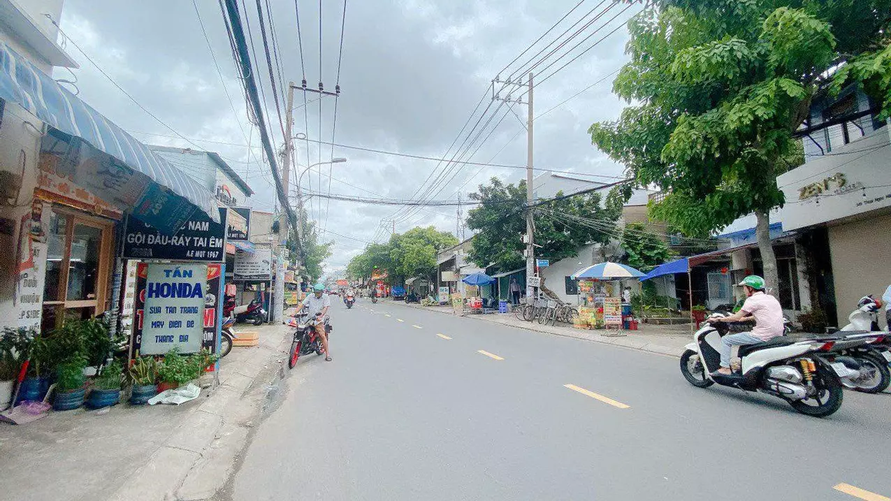Tan Phu
