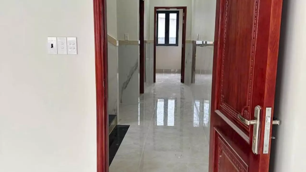 only 9.9 billion - 3-floor house with car alley phan van hon district 12 fall 16 million/month